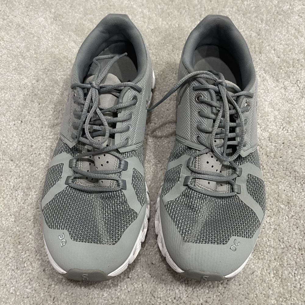 On Cloud Running Shoes Gray Women’s Size 9